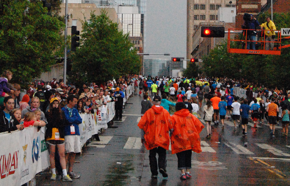 Weather Delays the Race by 110 Minutes – Oklahoma City Memorial Marathon